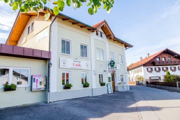 Taverna Unik Saaldorf ภายนอก รูปภาพ